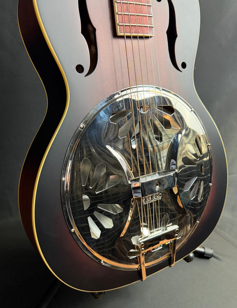 Gretsch G9220 Bobtail Round Neck Resonator Guitar w/ Fishman Nashville Pickup
