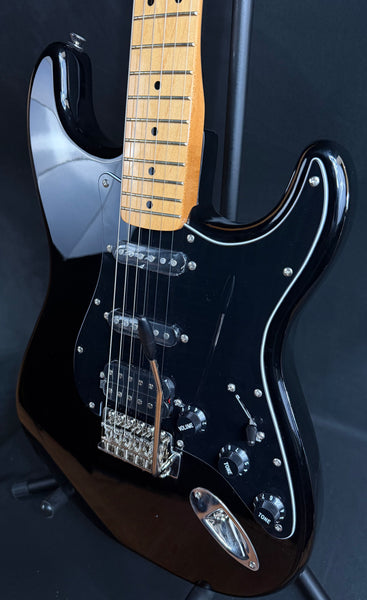 Squier Classic Vibe 70's Stratocaster HSS Electric Guitar Gloss Black (307)