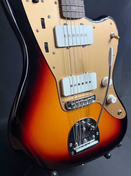 Fender Vintera II Road Worn '50s Jazzmaster Electric Guitar 3-Tone Sunburst w/ Case