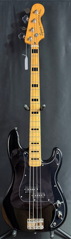 Squier Classic Vibe 70's Precision Bass 4-String Bass Guitar Gloss Black Finish (866)