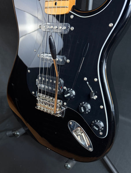 Squier Classic Vibe 70's Stratocaster HSS Electric Guitar Gloss Black (307)