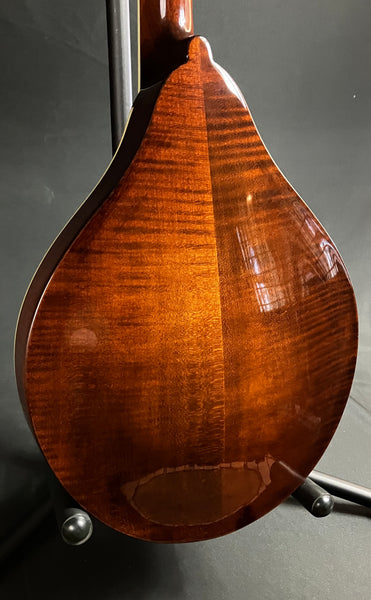 Eastman MD505-CS A-Style Mandolin Classic Sunburst Finish w/ Case