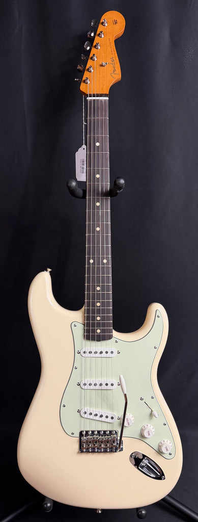 Fender Vintera II '60s Stratocaster Electric Guitar Olympic White w/ Gig Bag