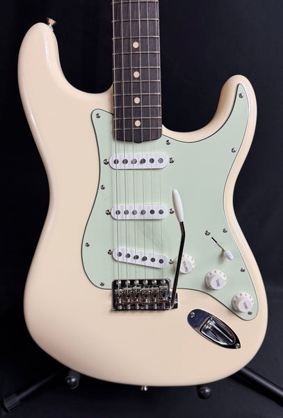 Fender Vintera II '60s Stratocaster Electric Guitar Olympic White w/ Gig Bag