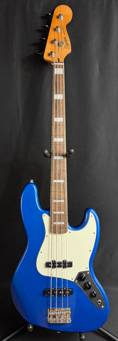 Squier Classic Vibe Late 60's Jazz Bass 4-String Bass Guitar Lake Placid Blue (844)