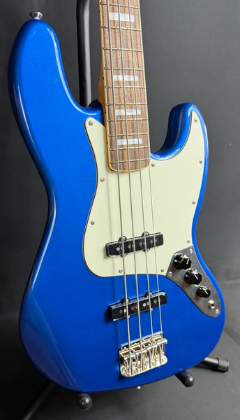 Squier Classic Vibe Late 60's Jazz Bass 4-String Bass Guitar Lake Placid Blue (844)