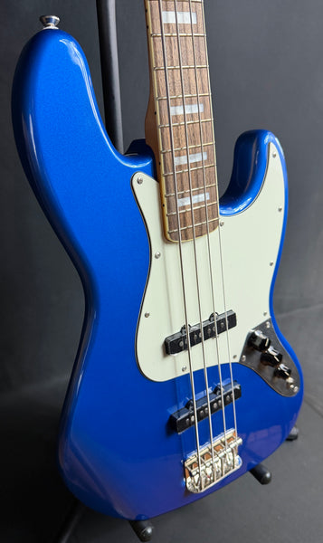 Squier Classic Vibe 70's Precision Bass 4-String Bass Guitar Gloss Black Finish (623)
