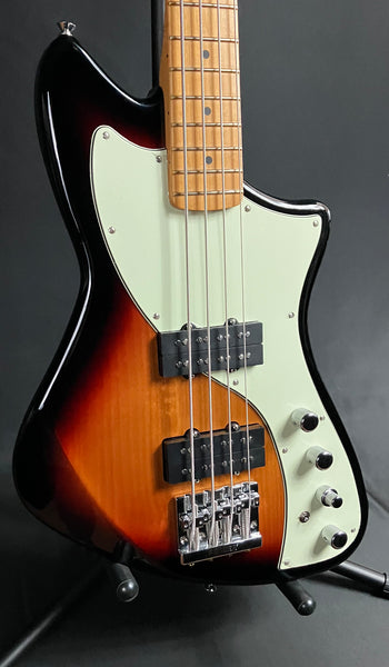 Fender Player Plus Active Meteora Bass 4-String Bass Guitar 3-Tone Sunburst w/ Gig Bag