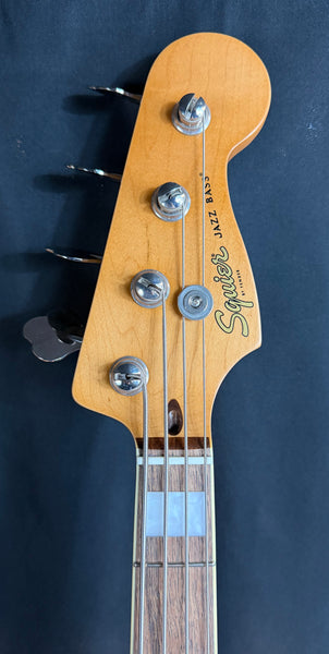 Squier Classic Vibe 70's Precision Bass 4-String Bass Guitar Gloss Black Finish (623)
