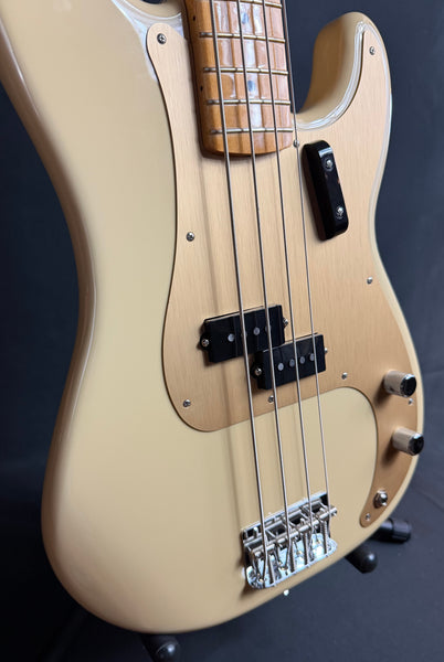 Fender Vintera II '50s Precision Bass 4-String Bass Guitar Desert Sand w/ Gig Bag