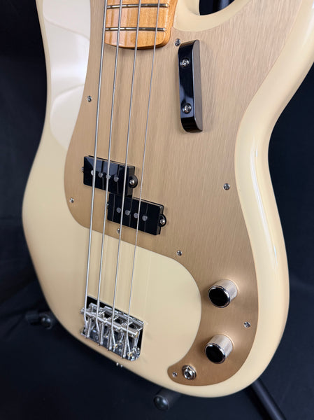 Fender Vintera II '50s Precision Bass 4-String Bass Guitar Desert Sand w/ Gig Bag