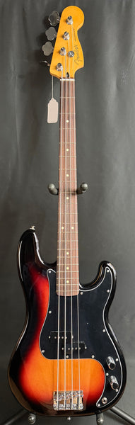 Fender Player II Precision Bass 4-String Bass Guitar 3-Tone Sunburst Finish