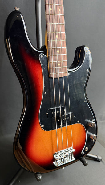 Fender Player II Precision Bass 4-String Bass Guitar 3-Tone Sunburst Finish