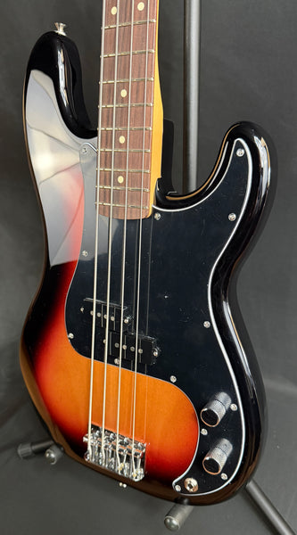 Fender Player II Precision Bass 4-String Bass Guitar 3-Tone Sunburst Finish