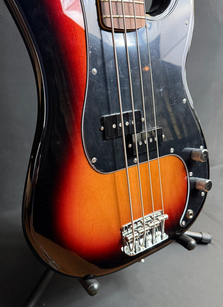 Fender Player II Precision Bass 4-String Bass Guitar 3-Tone Sunburst Finish