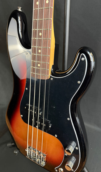 Fender Player II Precision Bass 4-String Bass Guitar 3-Tone Sunburst Finish