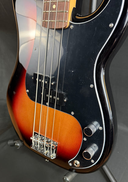 Fender Player II Precision Bass 4-String Bass Guitar 3-Tone Sunburst Finish