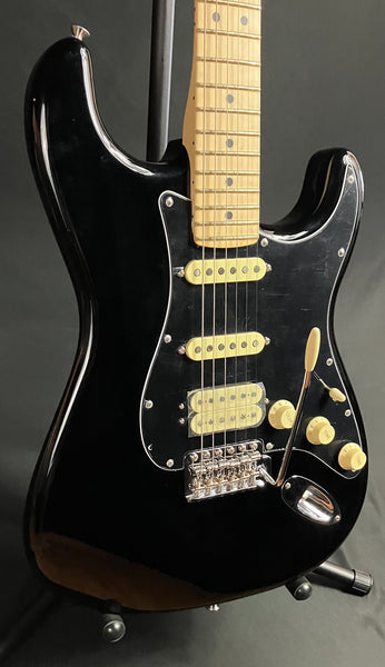 Fender American Performer Stratocaster HSS Electric Guitar Gloss Black w/ Gig Bag