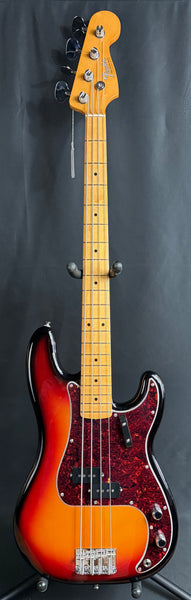 Fender Vintera III Late '60s Precision Bass 4-String Bass Guitar 3-Tone Sunburst w/ Gig Bag