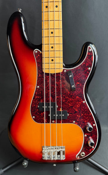 Fender Vintera III Late '60s Precision Bass 4-String Bass Guitar 3-Tone Sunburst w/ Gig Bag