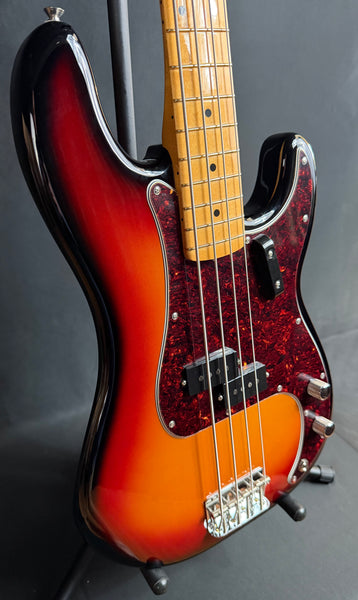 Fender Vintera III Late '60s Precision Bass 4-String Bass Guitar 3-Tone Sunburst w/ Gig Bag