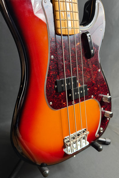 Fender Vintera III Late '60s Precision Bass 4-String Bass Guitar 3-Tone Sunburst w/ Gig Bag