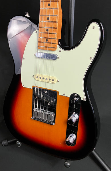 Fender Player Plus Nashville Telecaster Electric Guitar 3-Tone Sunburst w/ Gig Bag