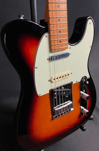 Fender Player Plus Nashville Telecaster Electric Guitar 3-Tone Sunburst w/ Gig Bag