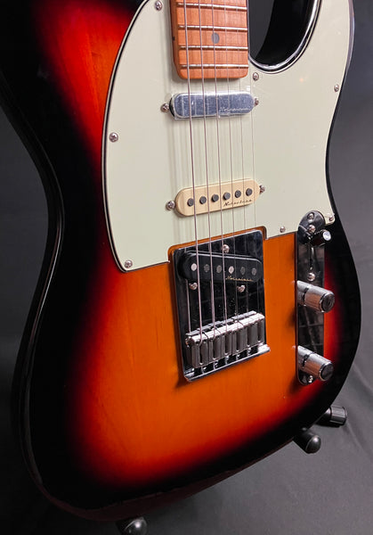 Fender Player Plus Nashville Telecaster Electric Guitar 3-Tone Sunburst w/ Gig Bag