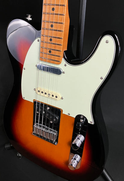 Fender Player Plus Nashville Telecaster Electric Guitar 3-Tone Sunburst w/ Gig Bag