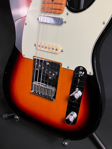 Fender Player Plus Nashville Telecaster Electric Guitar 3-Tone Sunburst w/ Gig Bag