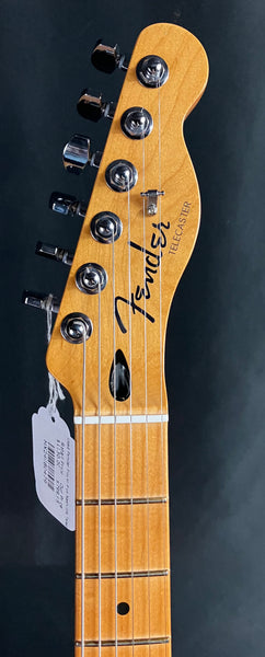 Fender Player Plus Nashville Telecaster Electric Guitar 3-Tone Sunburst w/ Gig Bag