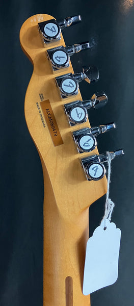 Fender Player Plus Nashville Telecaster Electric Guitar 3-Tone Sunburst w/ Gig Bag