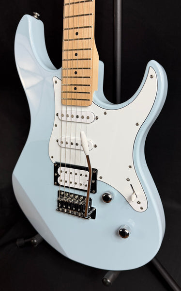 Yamaha PAC112VM Pacifica Electric Guitar Ice Blue Finish (001)