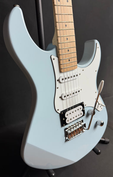 Yamaha PAC112VM Pacifica Electric Guitar Ice Blue Finish (001)
