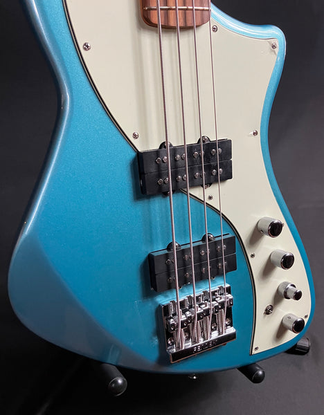 Fender Player Plus Active Meteora Bass 4-String Bass Guitar Opal Spark w/ Gig Bag