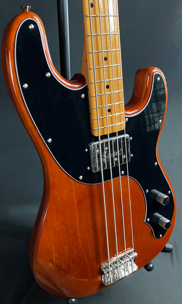 Squier Classic Vibe Telecaster Bass 4-String Bass Guitar Mocha Finish