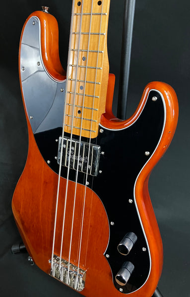 Squier Classic Vibe Telecaster Bass 4-String Bass Guitar Mocha Finish