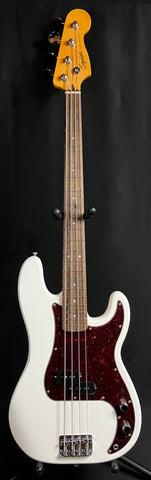 Squier Classic Vibe 60's Precision Bass 4-String Bass Guitar Olympic White Finish