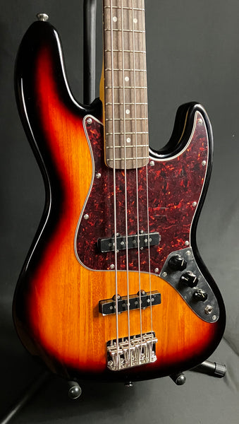 Squier Classic Vibe 60's Jazz Bass 4-String Bass Guitar 3-Tone Sunburst