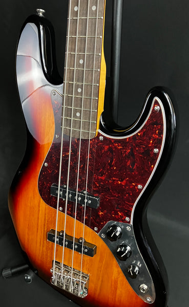 Squier Classic Vibe 60's Jazz Bass 4-String Bass Guitar 3-Tone Sunburst