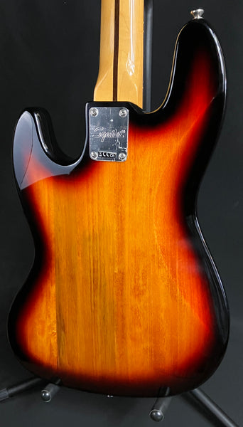 Squier Classic Vibe 60's Jazz Bass 4-String Bass Guitar 3-Tone Sunburst