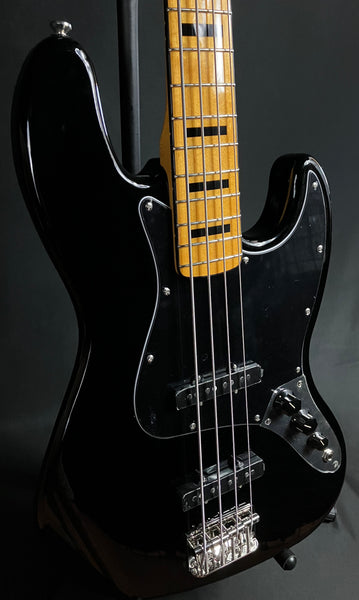 Squier Classic Vibe 70's Jazz Bass 4-String Bass Guitar Gloss Black