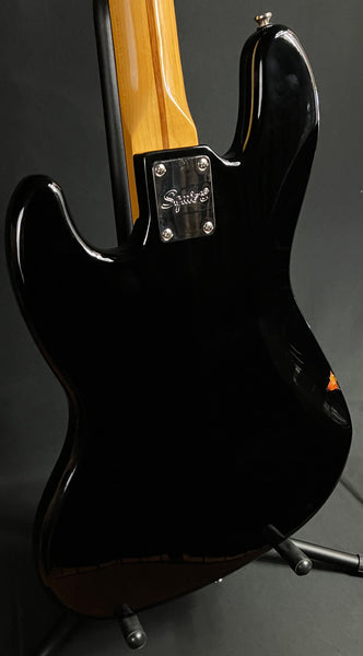 Squier Classic Vibe 70's Jazz Bass 4-String Bass Guitar Gloss Black
