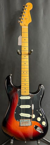 Fender American Professional Classic Stratocaster Electric Guitar 3-Tone Sunburst w/ Gig Bag