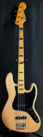 Squier Classic Vibe 70's Jazz Bass 4-String Bass Guitar Gloss Natural Finish