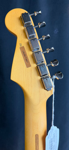 Fender American Professional Classic Stratocaster Electric Guitar 3-Tone Sunburst w/ Gig Bag