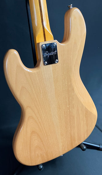 Squier Classic Vibe 70's Jazz Bass 4-String Bass Guitar Gloss Natural Finish