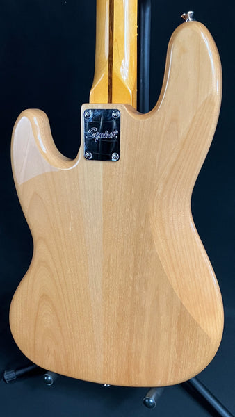 Squier Classic Vibe 70's Jazz Bass 4-String Bass Guitar Gloss Natural Finish