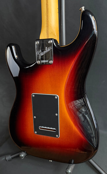 Fender American Professional Classic Stratocaster Electric Guitar 3-Tone Sunburst w/ Gig Bag